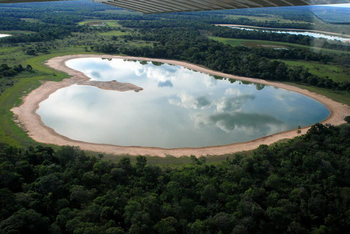 【ハート型地形３２】ブラジルのサリーナ湖[1].jpg